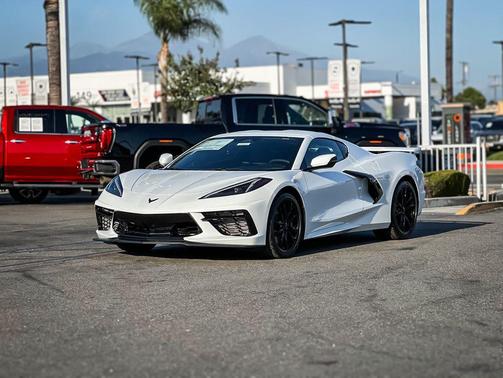 Arctic White 2026 Chevrolet Corvette Stingray w/1LT