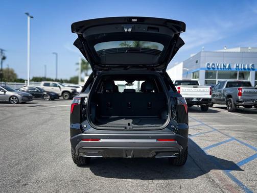 Mosaic Black Metallic 2026 Chevrolet Equinox FWD ACTIV