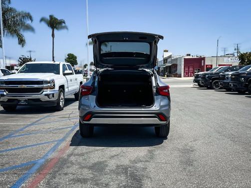 Sterling Gray Metallic 2025 Chevrolet Trax LT