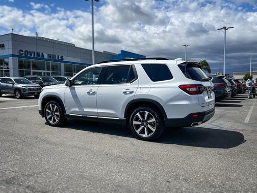 Platinum White Pearl 2025 Honda Pilot Elite