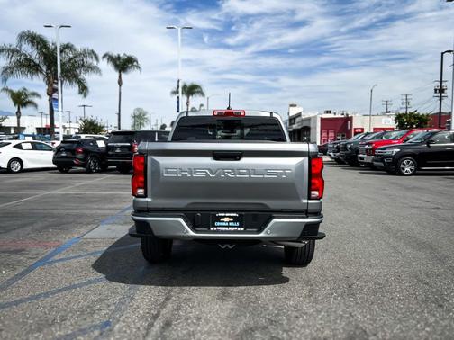 Sterling Gray Metallic 2026 Chevrolet Colorado LT