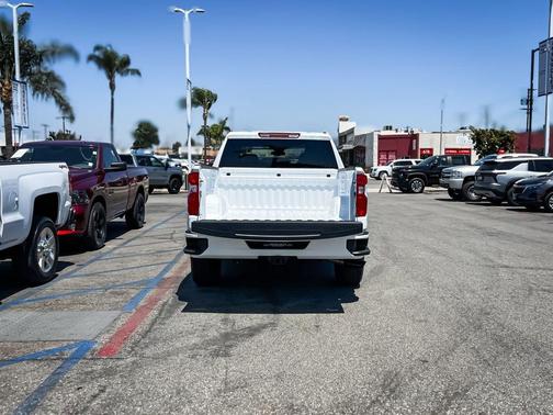Summit White 2026 Chevrolet Silverado 1500 Custom