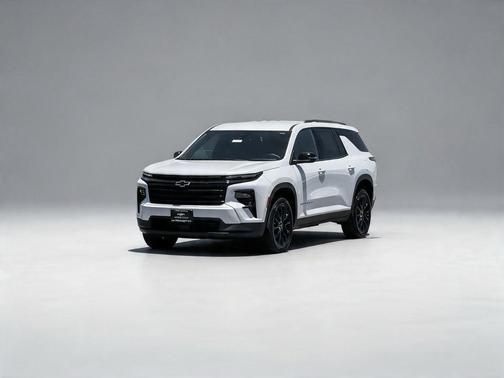 Polar White Tricoat 2026 Chevrolet Traverse LT