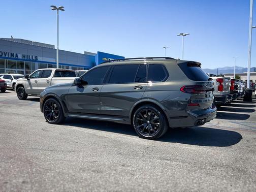 Dravit Grey Metallic 2025 BMW X7 M60i