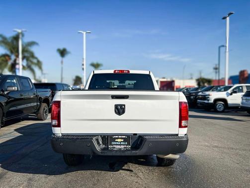 2024 RAM 1500 Classic Warlock Crew Cab 4x2 5'7' Box