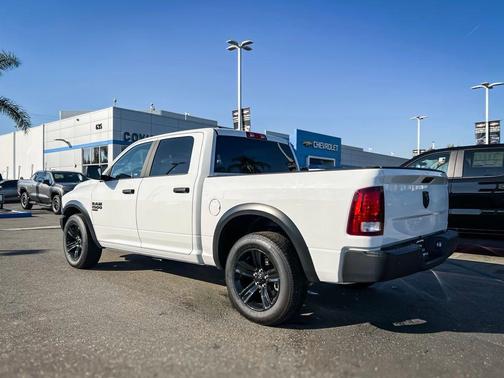 2024 RAM 1500 Classic Warlock Crew Cab 4x2 5'7' Box