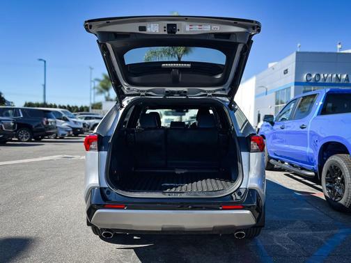 2023 Toyota RAV4 Hybrid SE