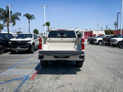 Summit White 2026 Chevrolet Silverado 1500 Custom