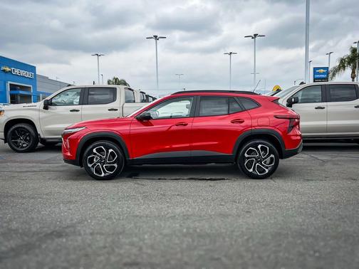 Apex Red 2026 Chevrolet Trax FWD 2RS