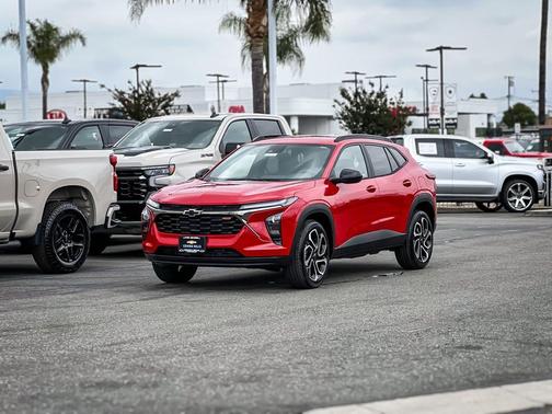 Apex Red 2026 Chevrolet Trax FWD 2RS