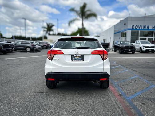White Orchid Pearl 2018 Honda HR-V LX
