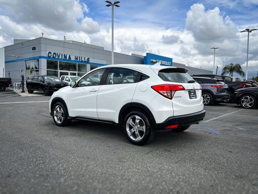 White Orchid Pearl 2018 Honda HR-V LX