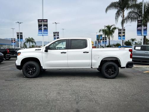 Summit White 2026 Chevrolet Silverado 1500 Custom Trail Boss