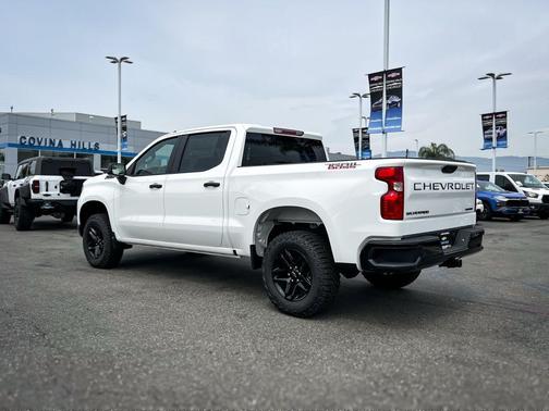 Summit White 2026 Chevrolet Silverado 1500 Custom Trail Boss