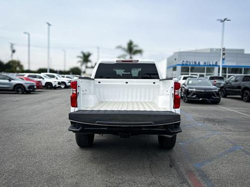 Summit White 2026 Chevrolet Silverado 1500 Custom Trail Boss