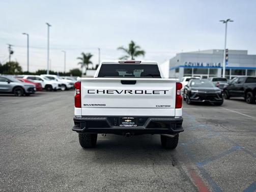 Summit White 2026 Chevrolet Silverado 1500 Custom Trail Boss