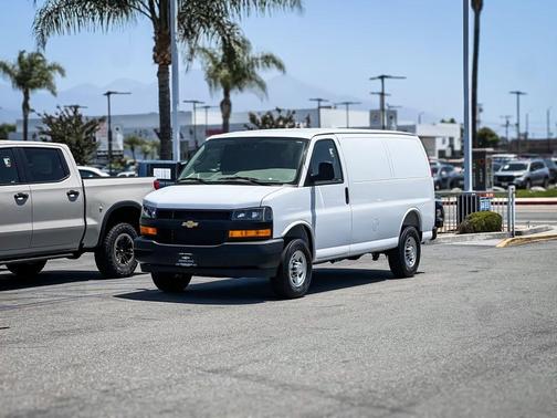 Summit White 2026 Chevrolet Express 2500 Work Van
