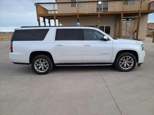 Photo 3 of 26 of 2016 GMC Yukon XL SLT