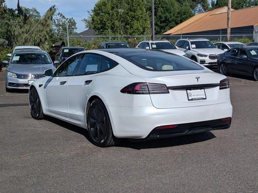 Pearl White Multi Coat 2022 Tesla Model S Dual Motor All-Wheel Drive