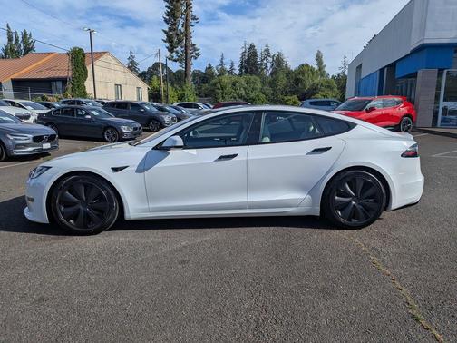 Pearl White Multi Coat 2022 Tesla Model S Dual Motor All-Wheel Drive