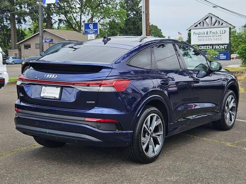Navarra Blue Metallic 2023 Audi Q4 e-tron Prestige 50 quattro