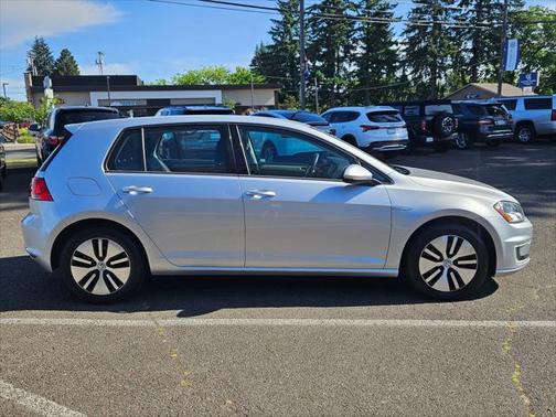 2016 Volkswagen e-Golf SE