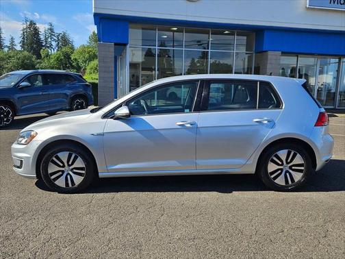 2016 Volkswagen e-Golf SE