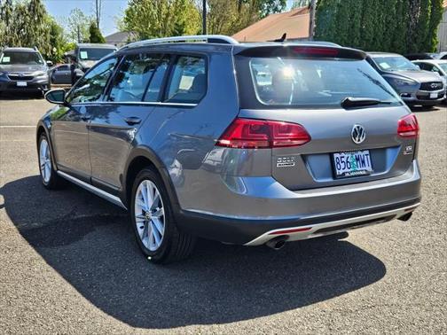 2017 Volkswagen Golf Alltrack TSI SE
