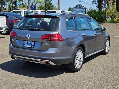 2017 Volkswagen Golf Alltrack TSI SE