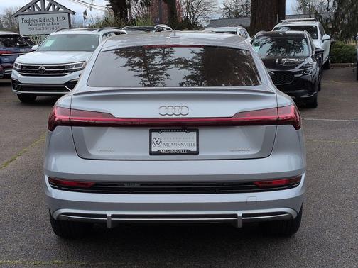 2023 Audi e-tron Sportback S line Premium Plus