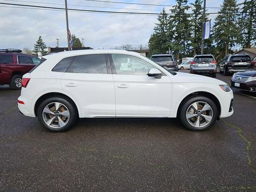 2022 Audi Q5 40 Premium Plus