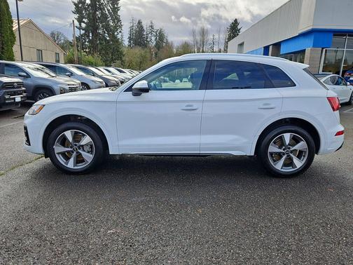 2022 Audi Q5 40 Premium Plus