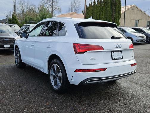2022 Audi Q5 40 Premium Plus