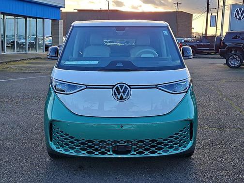 2025 Volkswagen ID. Buzz Pro S Plus with 4MOTION