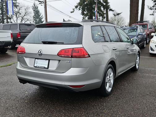 2015 Volkswagen Golf SportWagen TDI S 4-Door