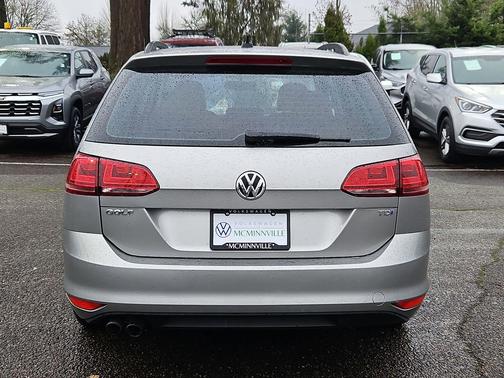 2015 Volkswagen Golf SportWagen TDI S 4-Door
