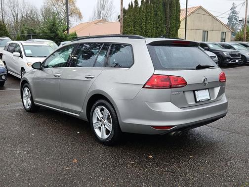 2015 Volkswagen Golf SportWagen TDI S 4-Door