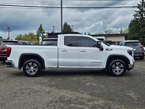 Summit White 2022 GMC Sierra 1500 SLE