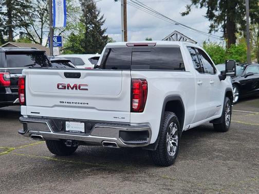 Summit White 2022 GMC Sierra 1500 SLE