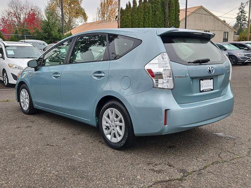 2014 Toyota Prius v Two