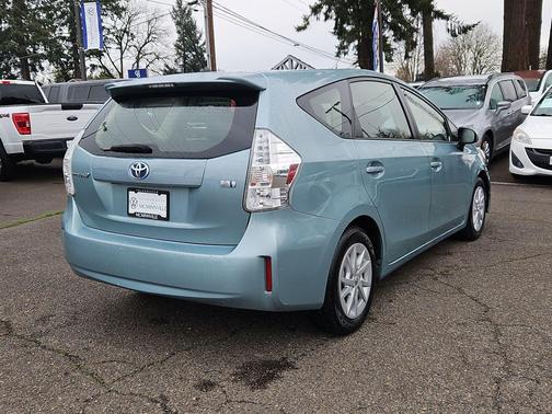 2014 Toyota Prius v Two