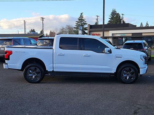2023 Ford F-150 Lightning LARIAT