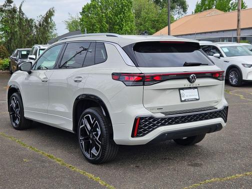 sandstone 2026 Volkswagen Tiguan 2.0T SEL R-Line 4MOTION