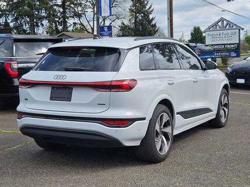 Glacier White Metallic 2025 Audi Q6 e-tron Premium Plus quattro