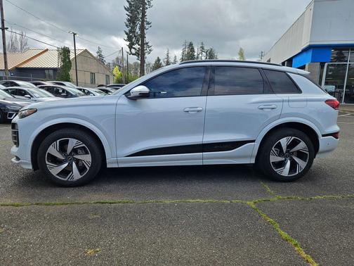 Glacier White Metallic 2025 Audi Q6 e-tron Premium Plus quattro