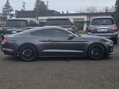 2016 Ford Mustang V6