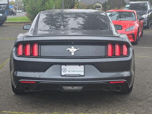 2016 Ford Mustang V6