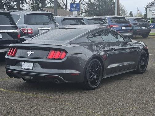 2016 Ford Mustang V6
