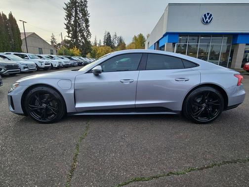 2022 Audi e-tron GT Premium Plus