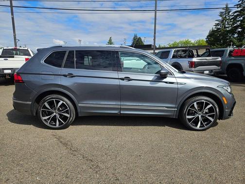 Platinum Gray Metallic 2024 Volkswagen Tiguan 2.0T SEL R-Line 4MOTION